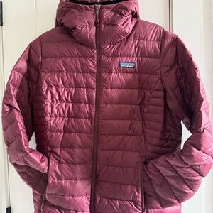 Patagonia Women's Down Sweater with Hood - Plum Large